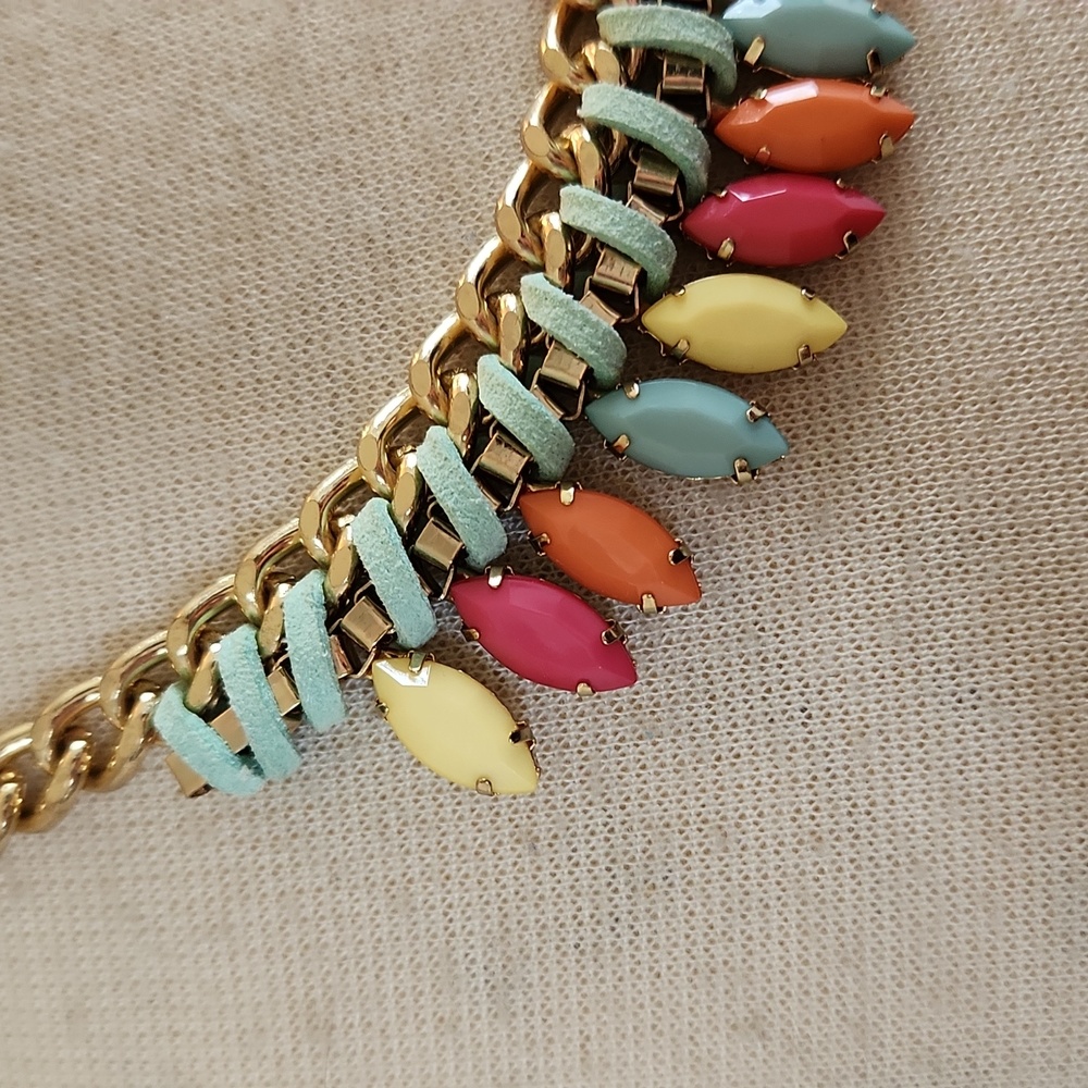 Colorful statement necklace - Picture 2 of 3